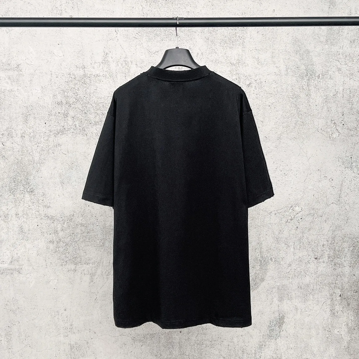 【 . Quality】BALENCI*GA/ .SS 26 New Arrival 。 Balenclag* 🏝️ T 。 Retro 。 . Authentic 。 ！ ZP 。 260 ， . ， ， 。 。 ， 。 OS . Same Style ：BL 263783 ：Black Size：XS S M L